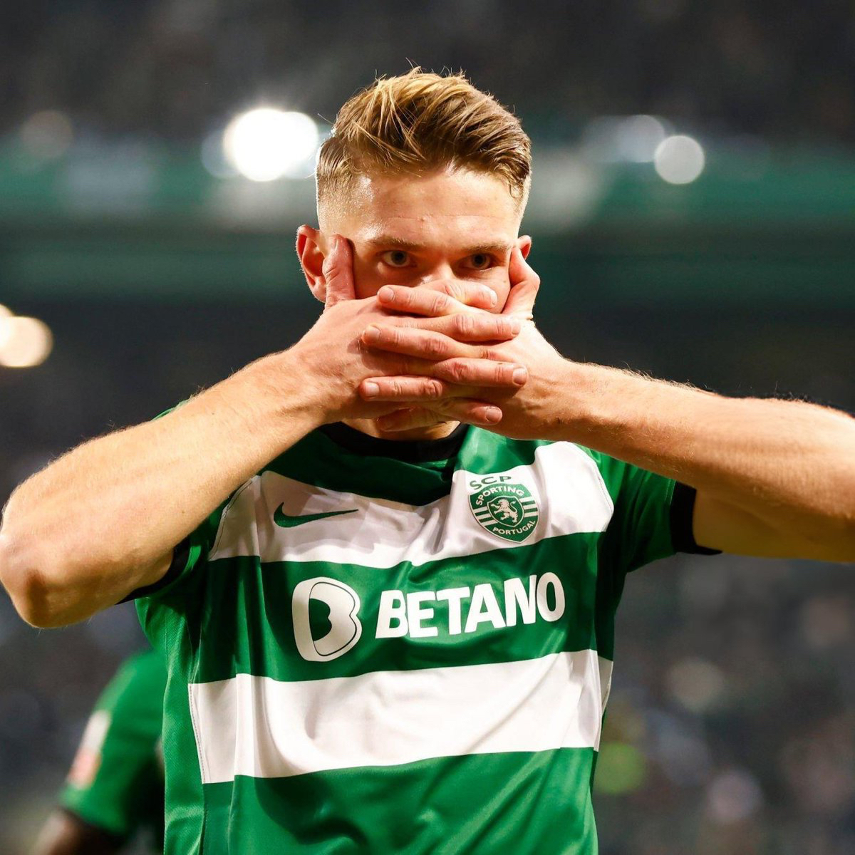 thefootballpark's tweet photo. Victor Gyokeres 🇸🇪: With 43 goals and 15 assists for Sporting Lisbon, Gyokeres has caught the attention of top Premier League clubs. Could Arsenal beat Chelsea, Liverpool, and Man United to sign this rising star? #VictorGyokeres #Arsenal #TransferNews #LigaPortugal https://t.co/ro2mXNThwy