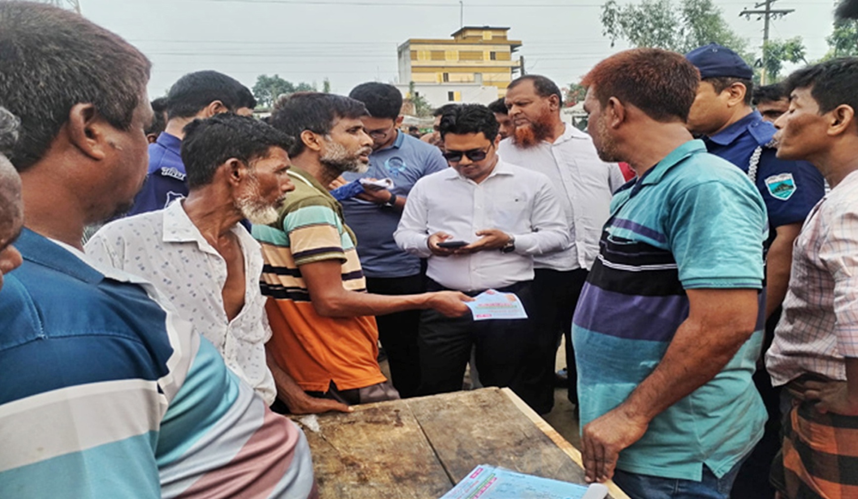 নওগাঁয় পশুহাটে ৫০ হাজার টাকা জরিমানা