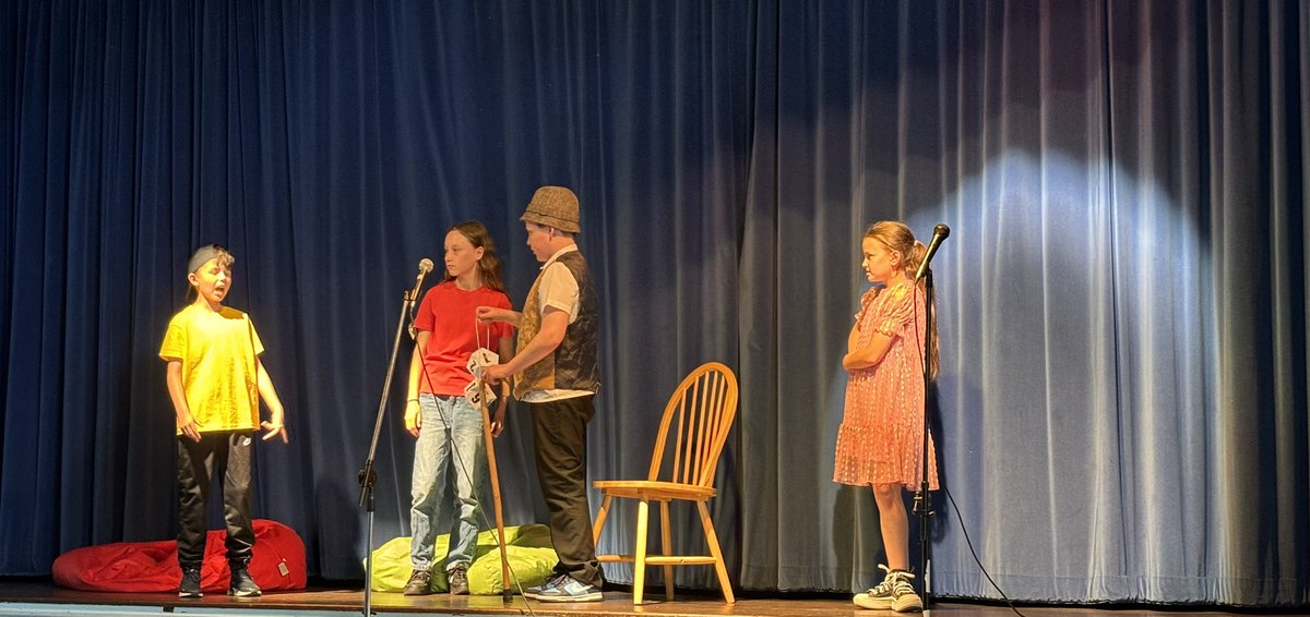 St. Andrew’s Drama Club 🎭 tweet media