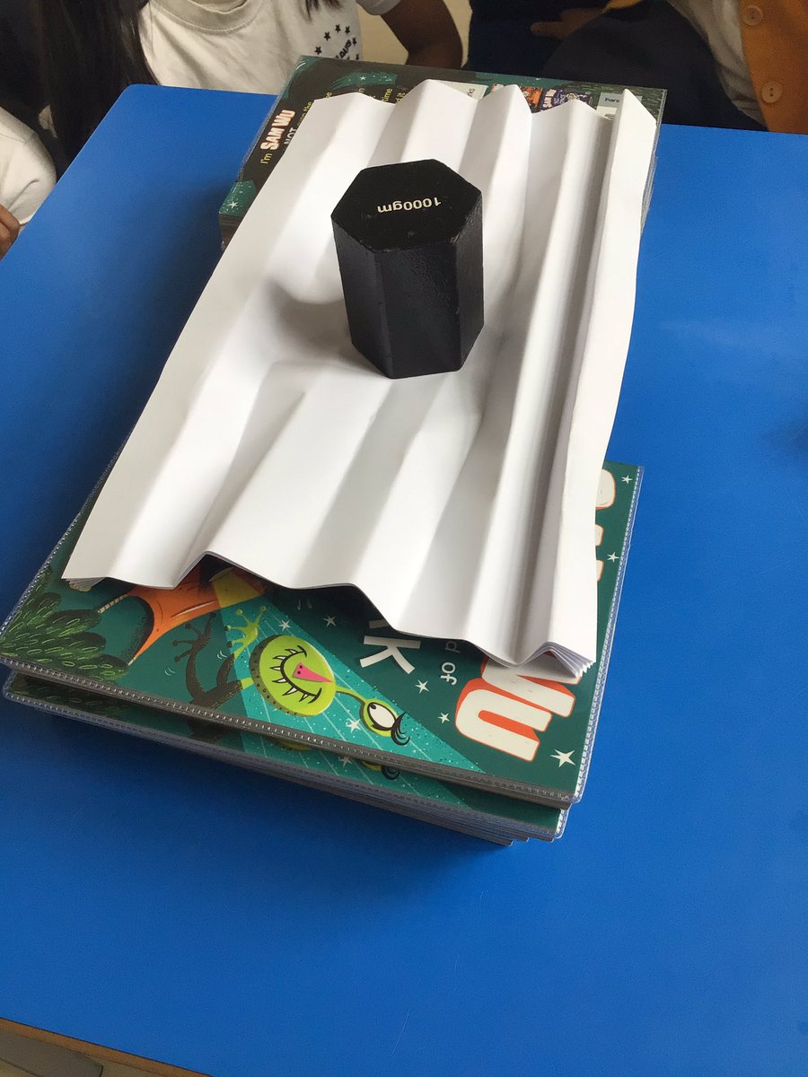 In our <a href="/Curriculum_USP/">Curriculum with USP</a> Structures DT unit, Year 2 have been exploring the strength of paper. We found out that paper strength is increased through folding. We managed to hold a 1kg weight thanks to corrugating our paper.