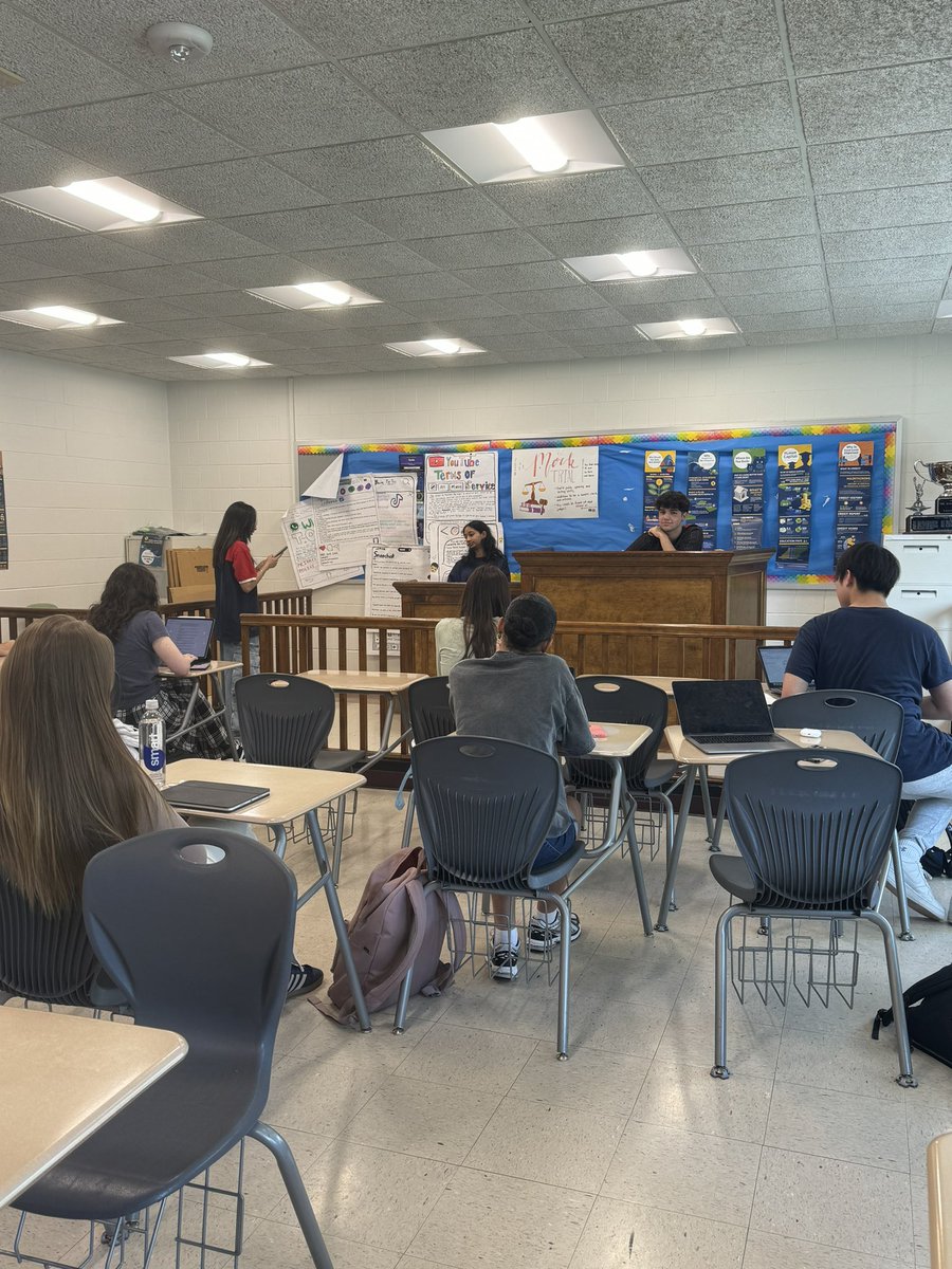 Finishing out Personal Law II with a Mock Trial! Students created their own mock trials then they took a class vote on which one they liked the most. Special appearance by Co - Captain of the Mock Trial team, Judge Vivek. ⚖️