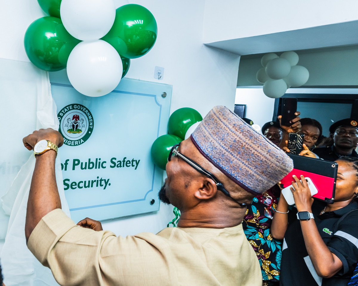 HOS_Edo's tweet photo. Opening of the new office, Ministry of Public Security &amp; Safety.

I must commend the Commissioner &amp; Staff of the Ministry for your hard work, motivation and dedication to work. I urge you to keep up the good work as we make Edo State Civil &amp; Public Service efficient &amp; effective. https://t.co/Ly0Oe36Vru