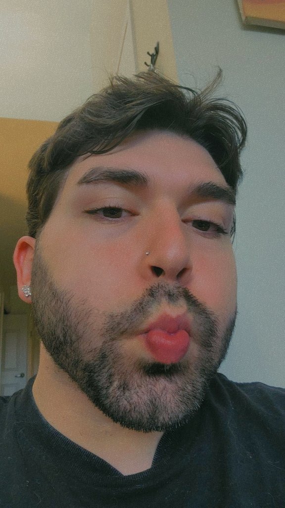 Austiebuttz's tweet photo. Living good https://t.co/uTVe7sIXx0