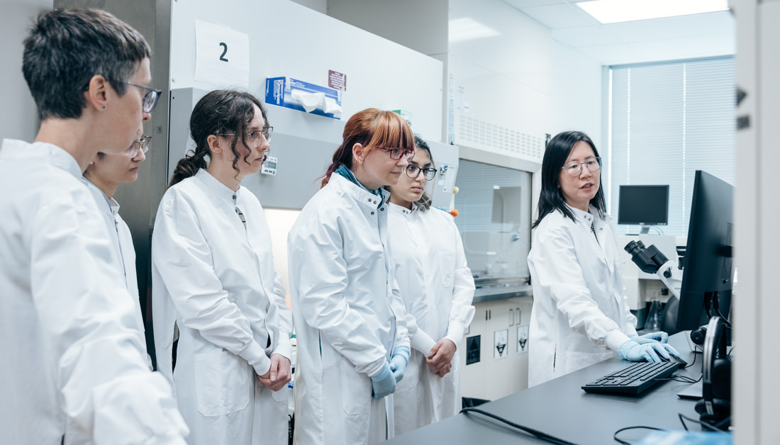 STEMCELLTech's tweet photo. Here's to the next generation of scientists. 🤩 We partnered with @BCIT for their Animal Cell Culture micro-credentials course! 🧫 Our colleagues presented a brief lecture and lab demonstration on the application of hPSCs and #neural differentiation.

#ScientistsHelpingScientists https://t.co/gGXGpDcQ7s