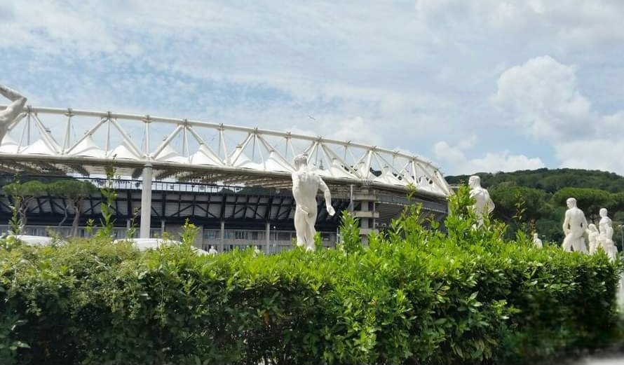 FrancyZeroPau's tweet photo. 8anni fa il tuo primo stadio Olimpico...il mio stadio, nella mia Roma 💚🍀
#pausinistadi #similitour #laurapausini https://t.co/GRuGaCR87M