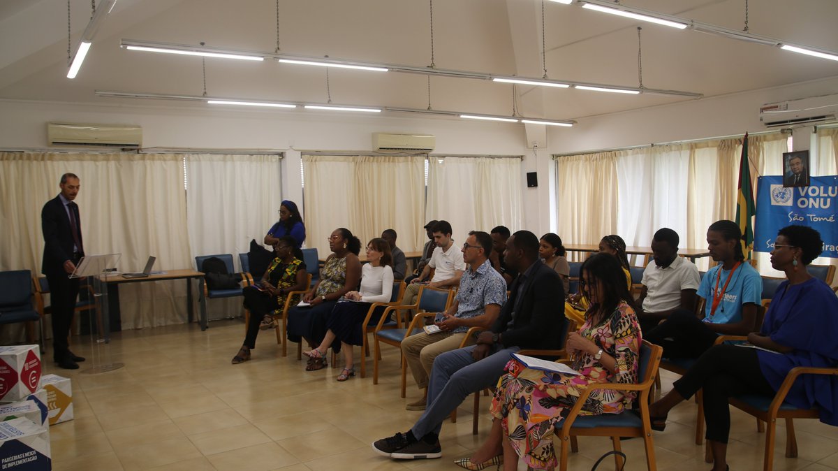 UNV_STP's tweet photo. A Town Hall Meeting was held yesterday, part of our ongoing commitment to recognizing and supporting the incredible work of UN Volunteers in Sao Tome and Principe and West and Central Africa... #unvolunteers #volunteerism #SDGs #Empowerment #recognize https://t.co/SZBoCvrXGp