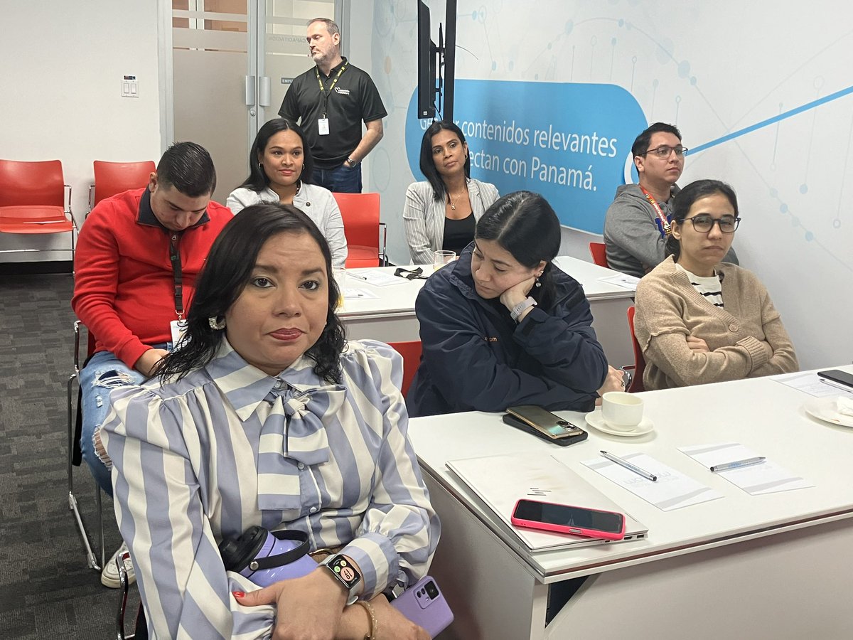 celap1's tweet photo. “Herramientas para combatir la desinformación y las Fake News”, fue el entrenamiento para periodistas de @TReporta @rpc_radio @rpctvpanama @EcoPanamaTV dictado hoy por @spcrucianelli #EncuentrosMedcom @RSEMedcom https://t.co/LffD7XmlKE
