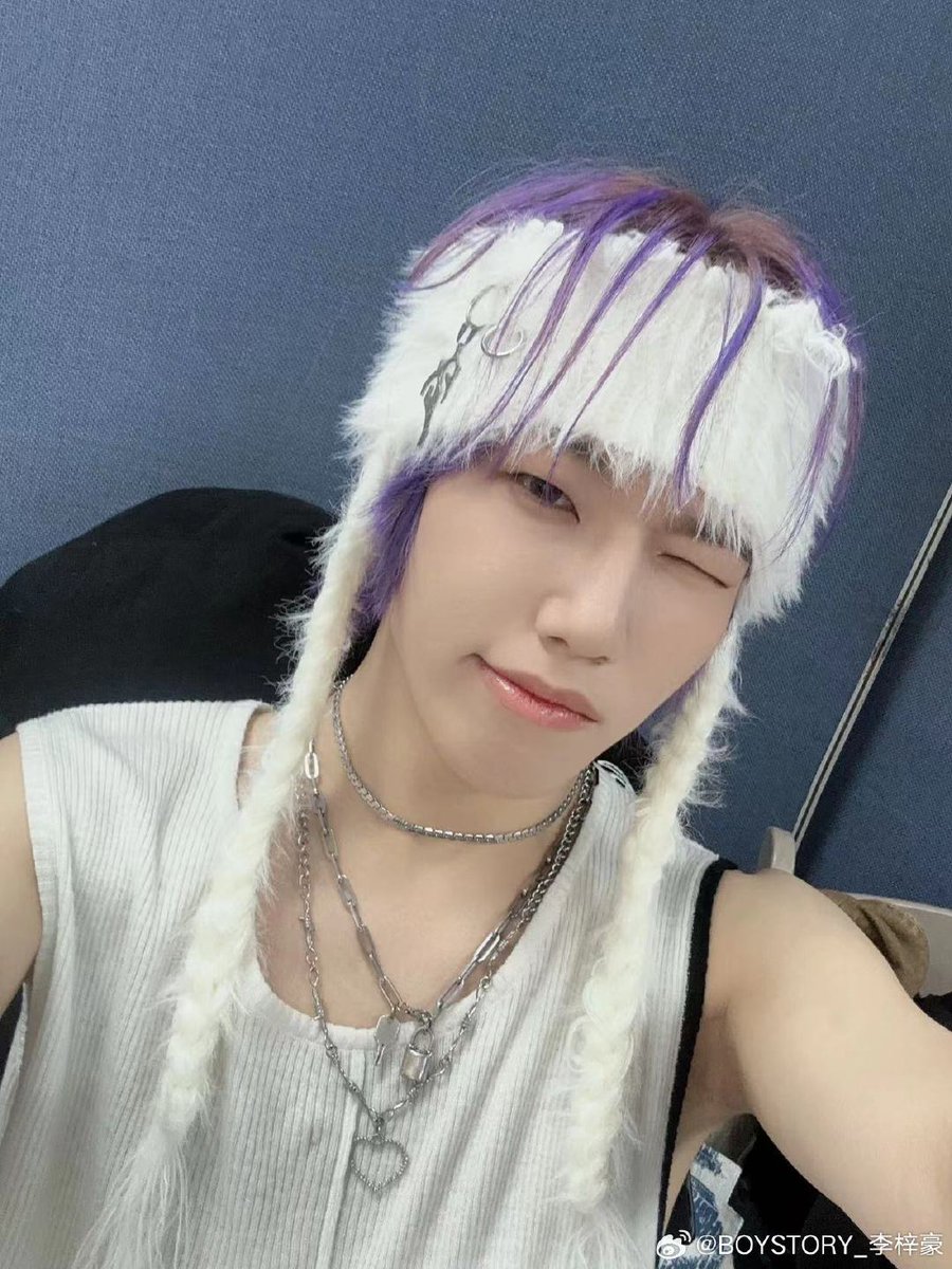 Zihao_1022's tweet photo. Today is bossselca day last month l was late😅 #Bossselcaday https://t.co/7qVHq0niGr