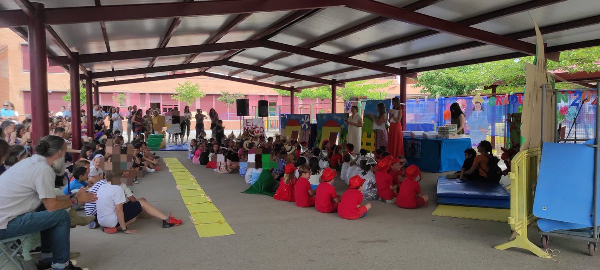 cpbangelleon's tweet photo. El pasado viernes asistimos emocionados a la graduación de los alumn@s de 5 años. Para el evento habían preparado un ESPECTACULAR musical digno de cualquier teatro. 
Fue un día lleno de emociones!! Gracias profes y niñ@s! https://t.co/V26LEmYG7d