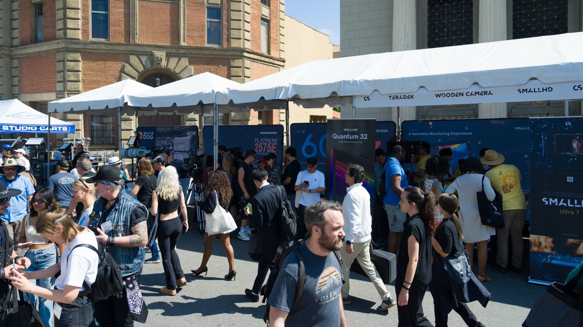 WoodenCamera's tweet photo. Thank you to everyone who stopped by our @CineGearExpo LA booth! We're excited to continue sharing our newest and upcoming products from @SmallHD, @Teradek, and @WoodenCamera with you!
#smallhd #teradek #woodencamera #cinegear #cinematography https://t.co/v1HMMIqhh8
