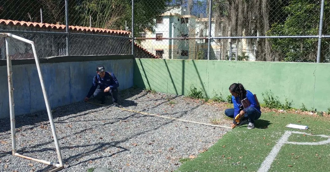 inmivimerida's tweet photo. Personal del Inmivi realizó inspección técnica a la Cancha de Fútbol, Sector Los Sauzales, parroquia Mariano Picón, Municipio Libertador del Estado  Mérida, para brindar  asesoramiento para su rehabilitación. https://t.co/hRGdLZ4v6V