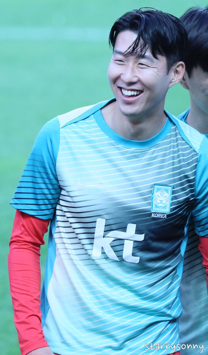 240611 상암 월드컵 경기장
웃는것도 이쁘고 귀여운데 앞니까지  너무 귀여워😊