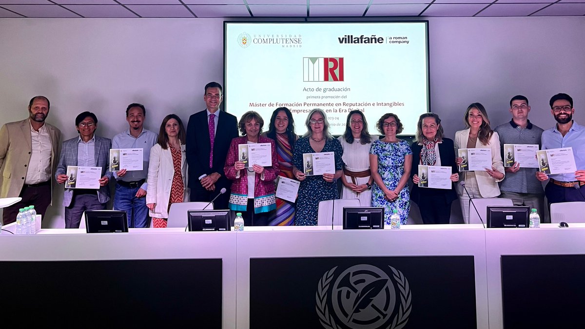 Hoy hemos celebrado el acto de graduación de nuestros alumnos del Máster en Reputación e Intangibles Empresariales en la Era Digital.
¡Enhorabuena a la primera promoción! 👏👩‍🎓

<a href="/UCMccinf/">Facultad Ciencias Información</a> <a href="/VillafaneyAsoc/">Villafañe</a>