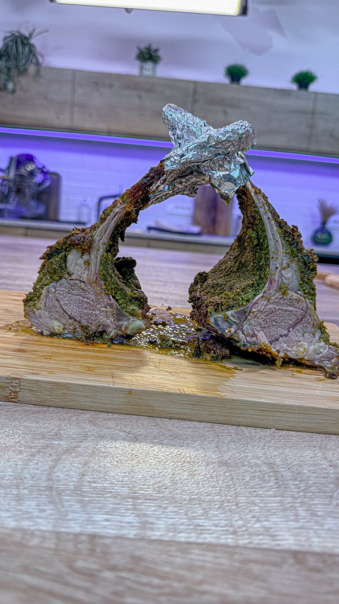 don_sido_'s tweet photo. 🌙 UNE RECETTE PARFAITE POUR L’AID 🐑

🐑 CARRÉ D’AGNEAU CROÛTE AUX HERBES FEAT COOKWITHBASH 🤌🏼

TOUTES MES RECETTES SONT SUR INSTA 📸: https://t.co/HRzgccWY0A https://t.co/9cJPaAJC0s