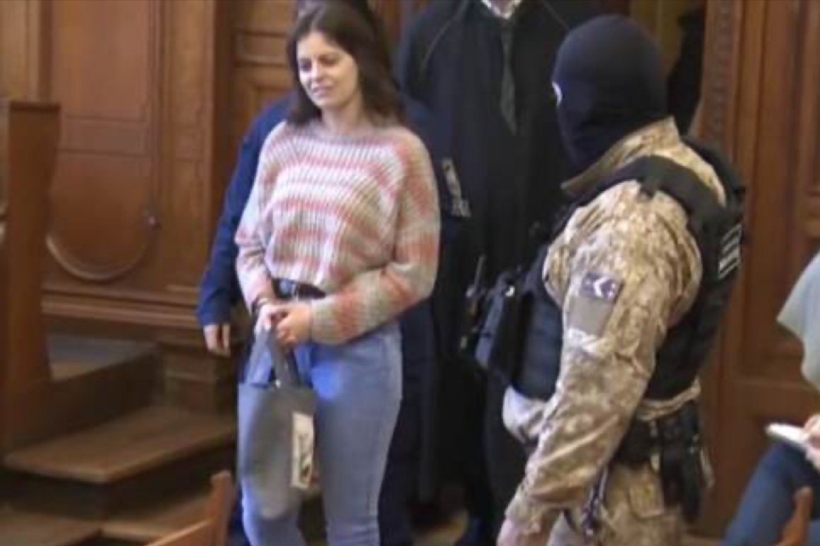 PamphletsY's tweet photo. 🚨🇨🇳🇮🇹 BASED ALERT

Laria Salis, was in jail for beating up a NeoNazi.

Italian communists put her on the ballot so she could get parliamentary immunity.

 She WON and is now FREE! https://t.co/Sp9zo7cAiv
