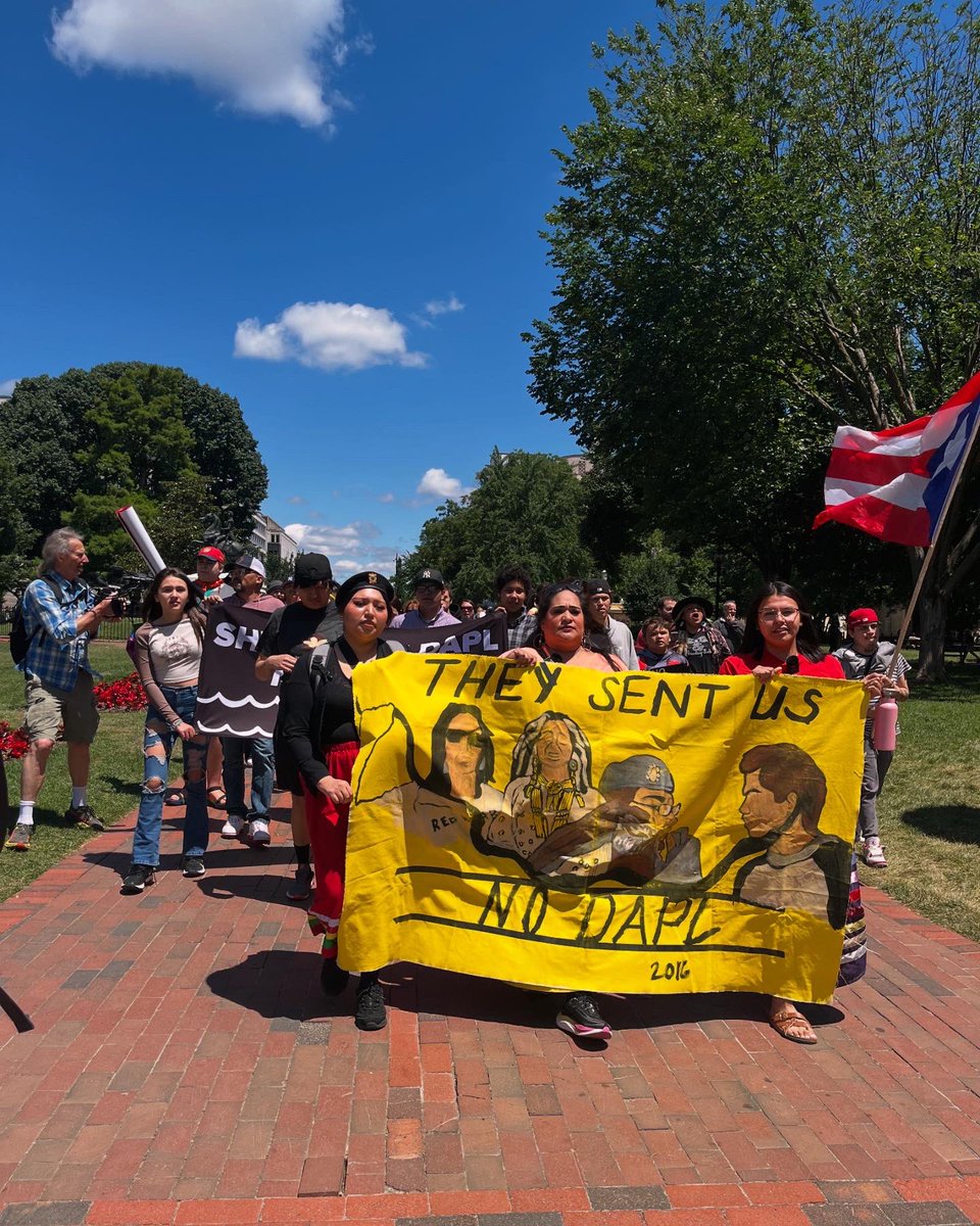 mahyarsorour's tweet image. For the water, for future generations, for climate justice. Shut down DAPL! #NoDAPL