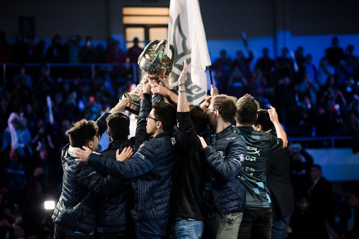 teamisurus's tweet photo. Estuvimos en CLS, estamos  en #LLA y estaremos en lo que venga.

Isurus no para, no importa lo que pase. 💙🦈 https://t.co/juX2ptYQgW