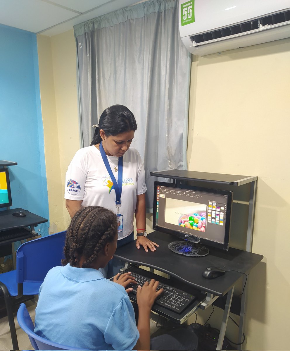 Facilitadora del Infocentro Urinaria Dicta taller de LibreOffice impress a joven del liceo Armando Reverón #NicoLeEchaPichón 

<a href="/Gabrielasjr/">Gabriela Jiménez</a>

<a href="/LaRosaInfoVE/">LaRosaInfoVE</a>

<a href="/Mincyt_VE/">Ministerio del P. P para Ciencia y Tecnología</a>

<a href="/Carmen_Vzl/">Lcda.Carmen Orellana</a>

<a href="/jgarridoFfm/">J Garrido</a>