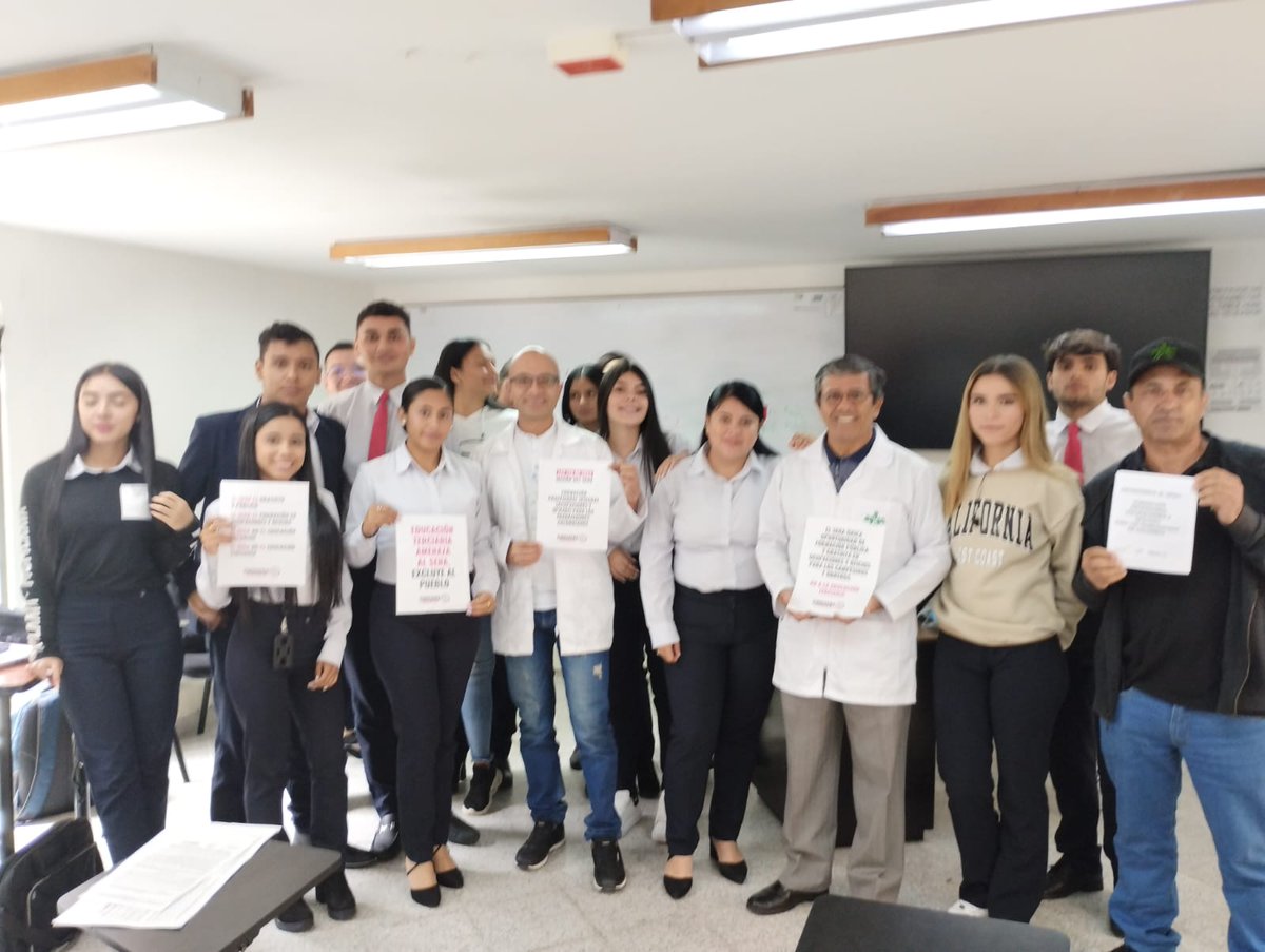 Los trabajadores y aprendices del SENA solicitamos a la plenaria del SENADO garantizar en la ley estatutaria a la Educación, que al #SENAfueraDeEducacionTerciaria la AUTONOMÍA del SENA y la MISIONALIDAD: Formación Profesional <a href="/sindesenacol/">Sindicato del SENA</a> <a href="/wilsonariasc/">Wilson Arias</a> 
<a href="/lunadavid/">David Luna</a>