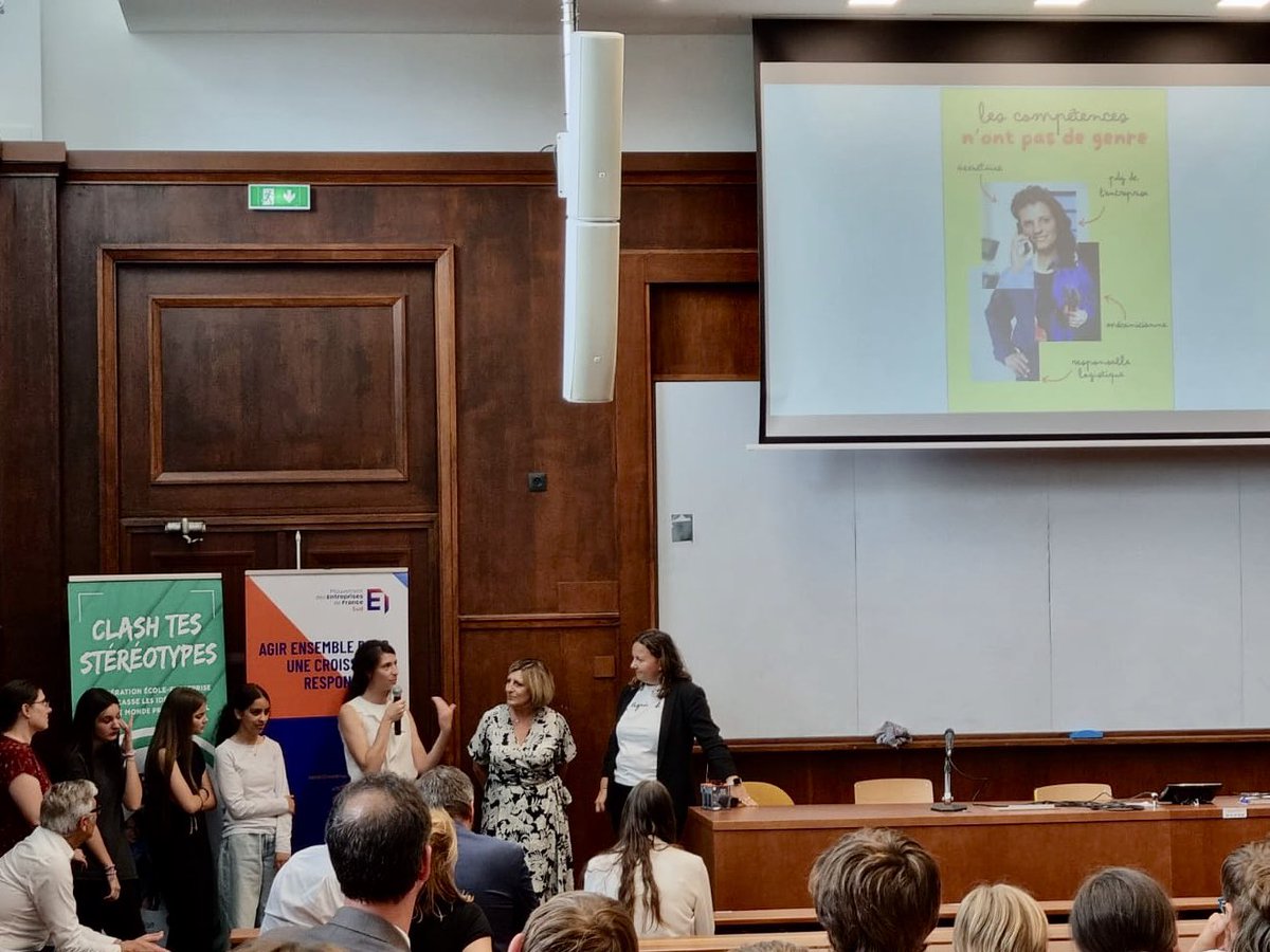 🏆 Lundi 3 juin nous accompagnions nos élèves de 1ere STMG à Aix pour la remise des prix du concours #ClashTesStereotypes <a href="/MEDEF_Sud/">Mouvement des Entreprises de France Sud</a> 
👏 Bravo à Ornella, Imane et Cassie pour leur affiche lauréate !
<a href="/AcademieNice/">Académie de Nice</a> <a href="/MaRegionSud/">Région Sud</a> <a href="/evs_de/">Inspection EVS - Académie de Nice</a>