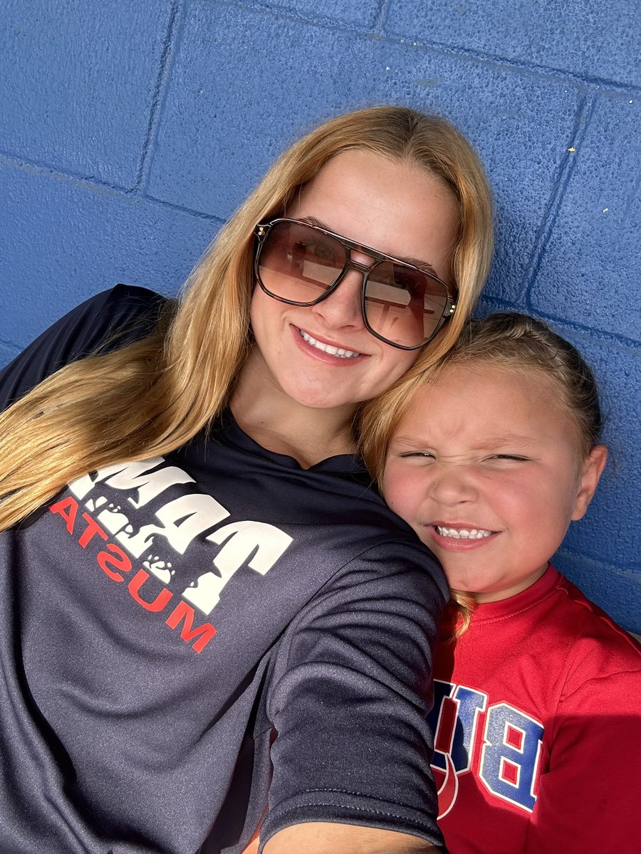 LexLofton2027's tweet photo. Laiken’s first softball camp! @GoBlueWave #proudsister🤍 https://t.co/yjFIk1xNYq