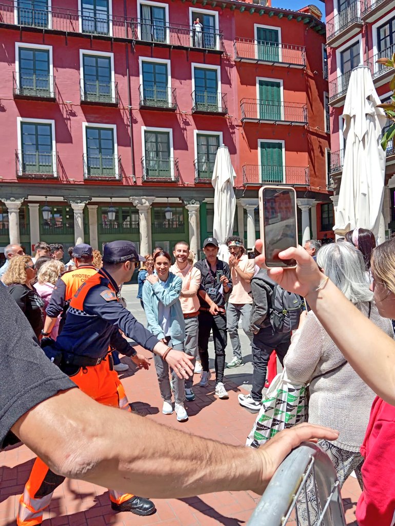 apcvalladolid's tweet photo. Durante la tarde, damos protección a trabajadores y concursantes en la grabación de @MasterChef_es Celebrity. 

También damos apoyo a Cruz Roja en el dispositivo sanitario.

#Valladolid https://t.co/KZgSXLzTzz