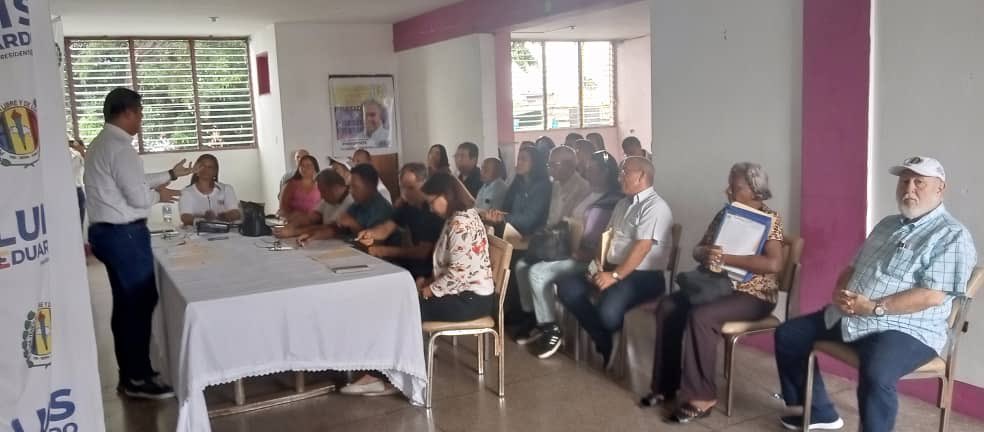 ADVenezuelaa's tweet photo. La Secretaría Nacional de Organización a través de la División de Sistematización Electoral, se encuentra en la Seccional #Carabobo capacitando a los instructores para formar a los testigos electorales de los estados Falcón, Cojedes, Guárico y Aragua, para el #28Jul. https://t.co/IXitQaY9Sv