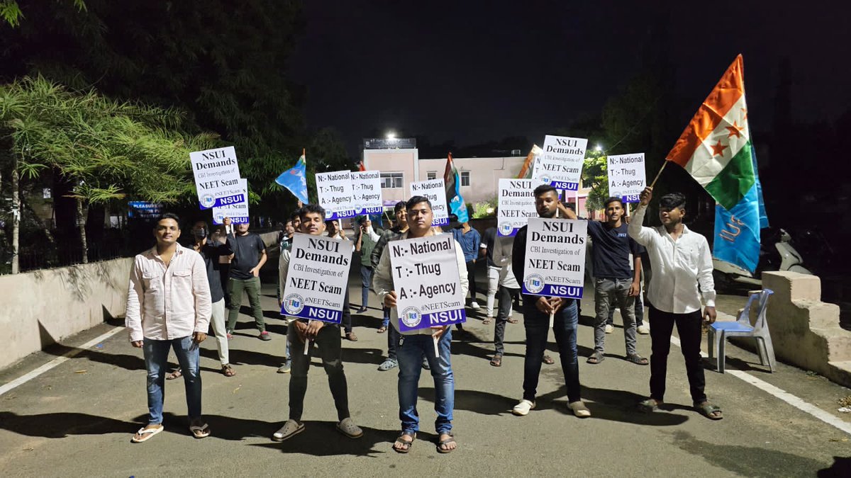 nsui's tweet photo. "NSUI Odisha stands for integrity and fairness in education. Demanding a fair investigation at BJB Autonomous College, Bhubaneswar, against NTA's NEET examination scam. 

#RENEET https://t.co/AwoDR1H17u