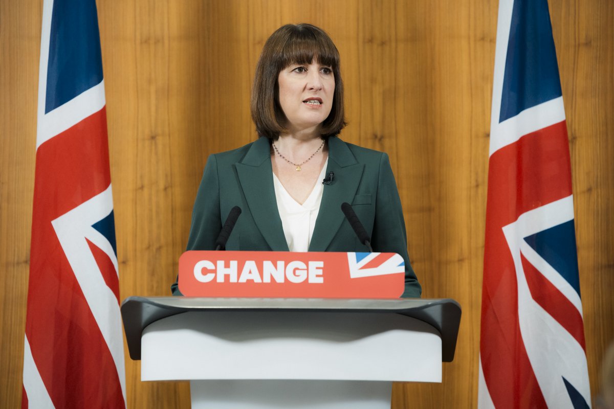 RachelReevesMP's tweet photo. £4,800 more on your mortgage. That is the cost of the Conservatives' manifesto because the money is not there. https://t.co/u41gSwpXPu