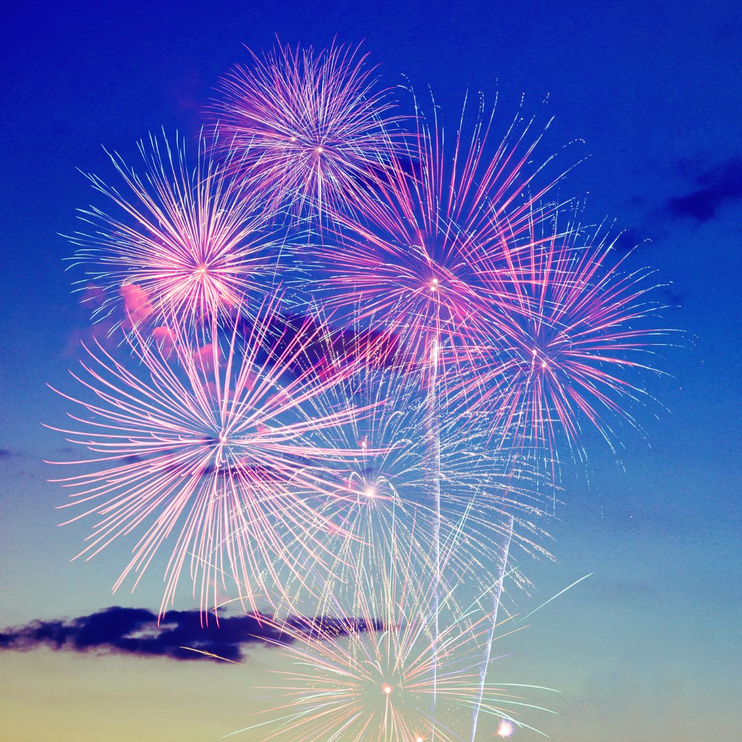 Celebrate the 4th of July with fireworks, live music, food trucks, fun for the kiddos, and more at River's Edge! 🎇This free and family-friendly event is the perfect way to commemorate the holiday here in Virginia's Blue Ridge!
🥳Date: Friday, July playroanoke.com/freedomfestiva…