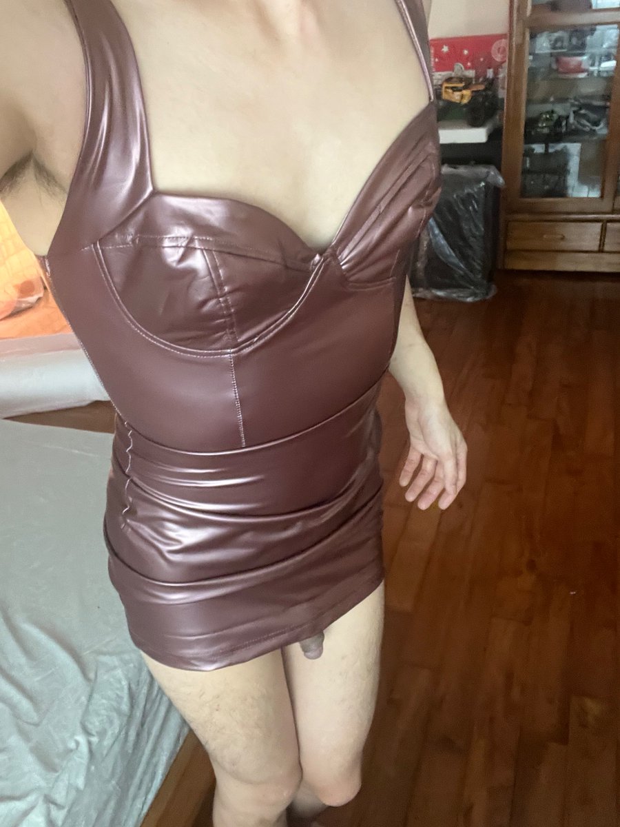 goodfuckingdog's tweet photo. 新買的女裝穿上去就硬了
好想在外面被玩弄
（腿毛傷眼👁️ https://t.co/Xe5mATSFBg