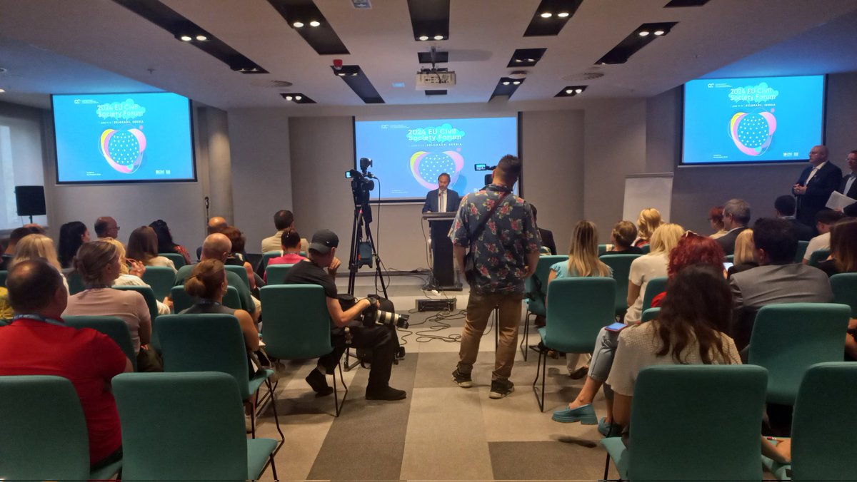 EUmonitoringBiH's tweet photo. Inicijativa na 2024 EU Civil Society forumu u Beogradu: u naredna tri dana civilno društvo i institucije rade na regionalnom umrežavanju i razgovaraju o ulozi civilnog društva u procesu približavanja zemalja Zapadnog Balkana Evropskoj uniji. 🇪🇺 https://t.co/WTpzVkL3aZ