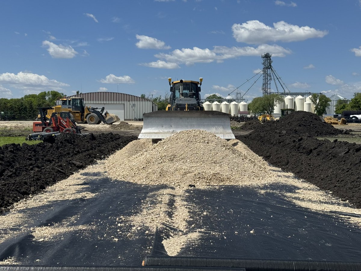 R & L Acres tweet media