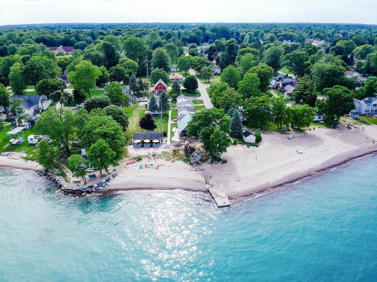 tfarkas02's tweet photo. Check out our waterfront cottages and reserve for the 2024 Summer Season now North Shore Resort in Lakeport, Michigan. We are excited to share all our new additions and updates!

#lakeportmi #michiganrentals #lakehuron #airbnb #greatlakes #Zillow #weekendgetaway #porthuron https://t.co/SbVGTrLV99