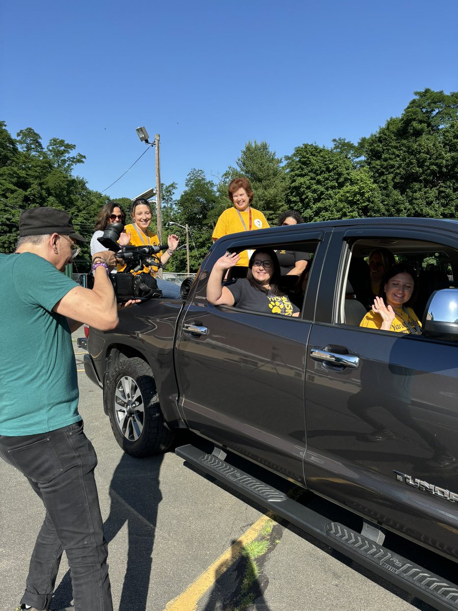 Filming for next year’s welcome back video has begun at YHS! <a href="/WeAreHTSD/">WeAreHTSD</a> <a href="/HTSD_YardHts/">Jason Chirichella</a>