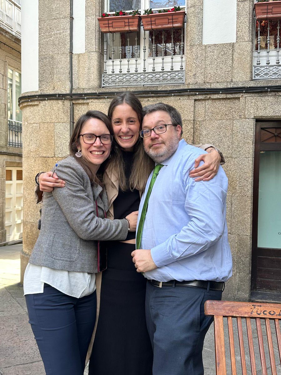 manu_barreiro's tweet photo. Puede que haya mejores unidades de EII en el mundo que la de @GastroCHUSv2 pero yo no las conozco! 
Gracias @IriaBaston @Rocio_stg https://t.co/iW3wgvGWBr