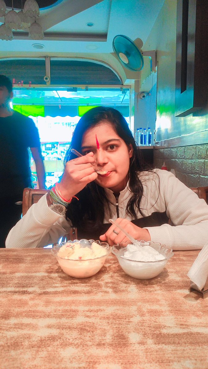 shrijiacharyaa's tweet photo. 🧿 #25April2024 🧿 #जिंदगी एक पिघलती हुई #आइसक्रीम की तरह हैं जिसे #टेस्ट नहीं किया तो #वेस्ट हों जाएंगी।
#BESTPhoto2024
#photographychallenge #photography #modelphotography
#photoshootmodel #photoshoottime
#Chhutkkiacharya #ShrijiAcharya https://t.co/3ZWe2BjvuJ