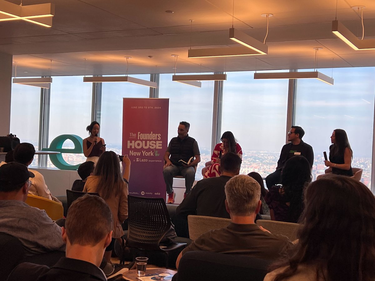 Representing Mavity, our CEO <a href="/tomasmedia/">Tomas Uribe</a> attended #NYTechweek. With over 700 events, #AI was a key focus, impacting fintech, construction, healthcare, and more 🚀

🫱🏽‍🫲🏾Great for reconnecting and making new connections

<a href="/joinlazo/">Lazo</a>  <a href="/wearepygma/">Pygma Startups</a>  <a href="/LattitudeVC/">L'ATTITUDE Ventures</a> <a href="/GoogleStartups/">Google for Startups</a>