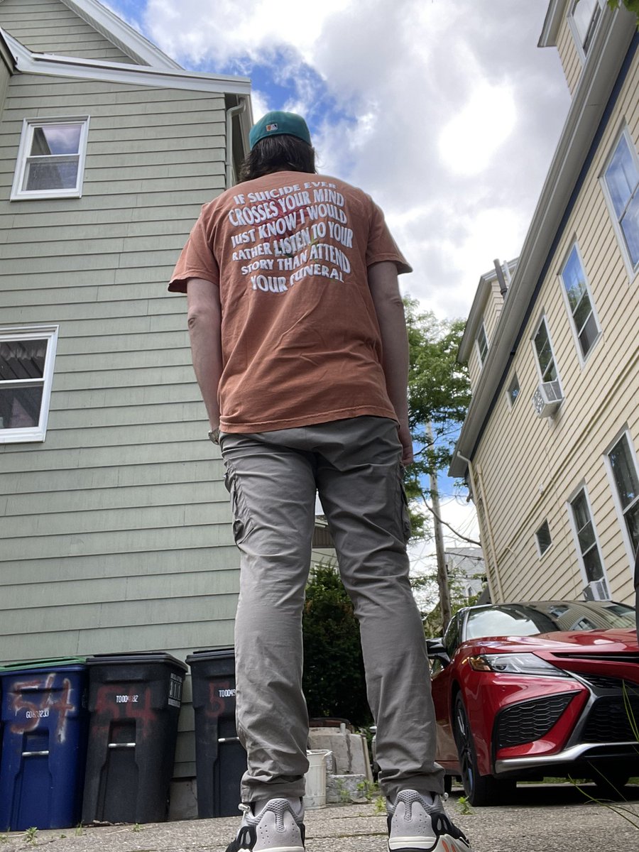 lonerwolf22's tweet photo. @modestmouseband @PIXIES concert tonight can’t wait to see those guys rock it out. Rocking the 2nd color of the #Stay shirts that @x_juanwilson gifted us with. Pulling out the #waverunners 🌊 🏃♂️ and a @cncpts #Boston fitted. #KOTD #FOTD #adidas #cncpts @NewEraCap https://t.co/KiETU6x0uQ