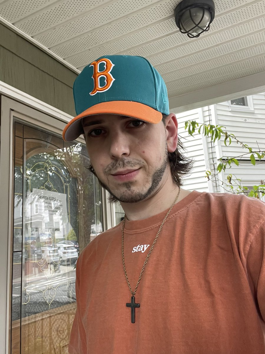lonerwolf22's tweet photo. @modestmouseband @PIXIES concert tonight can’t wait to see those guys rock it out. Rocking the 2nd color of the #Stay shirts that @x_juanwilson gifted us with. Pulling out the #waverunners 🌊 🏃♂️ and a @cncpts #Boston fitted. #KOTD #FOTD #adidas #cncpts @NewEraCap https://t.co/KiETU6x0uQ