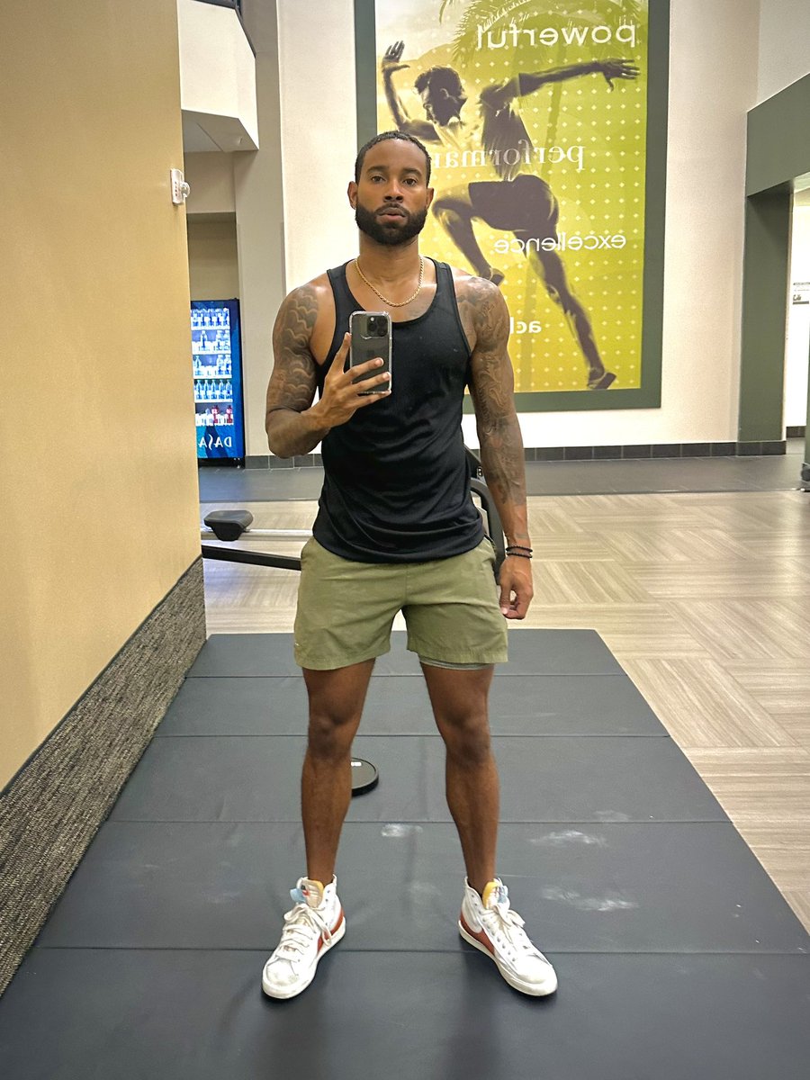 IamJustified1's tweet photo. Can’t skip leg day beach vibes comin soon! https://t.co/QdlboD83vl