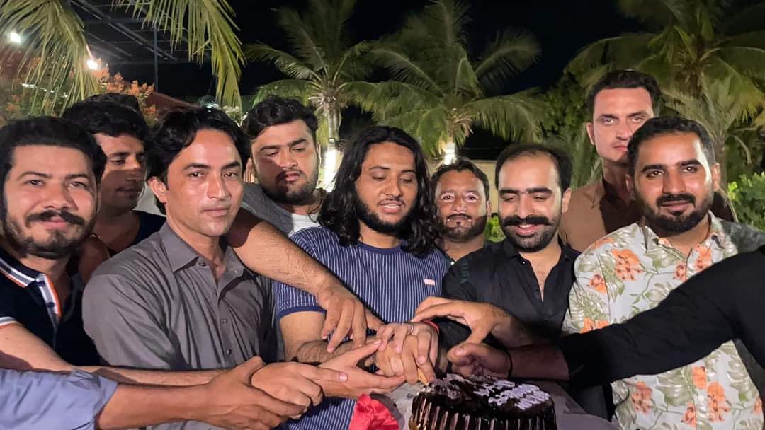 ManzoorUmrani18's tweet photo. یوم پیدائش قائد طلبہ شھید نجیب 
پی ایس ایف جناح ہسپتال یونٹ کی جانب سے شہید نجیب احمد کی یوم پیدائش کے موقع پر سالگرہ کا کیک کاٹا اور ان کو خراج تحسین پیش کیا
اس موقعے پر پی ایس ایف کے سینئر جیالوں نے شرکت کی،

#PSFJPMCUnit @BBhuttoZardari @BakhtawarBZ @AseefaBZ https://t.co/URH4Xm7HHG
