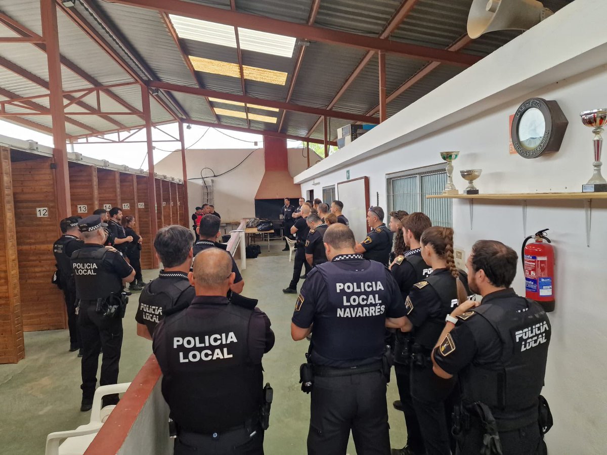 PedroGilSPPLB's tweet photo. Hoy prácticas mancomunadas oficiales PROCEDIMIENTOS EN ENFRENTAMIENTOS ARMADOS. TIRO. Poblaciones Quesa, Enguera, Rafelguaraf, Ayora, Alcudia de Crenspins, Chella, Anna,  Navarres, La Font de la Figuera, Moixent, Llutxent, Genoves, Alfarrasí, Beniganin. 
#formacionvalencia_spplb https://t.co/0TfLe8PbGK