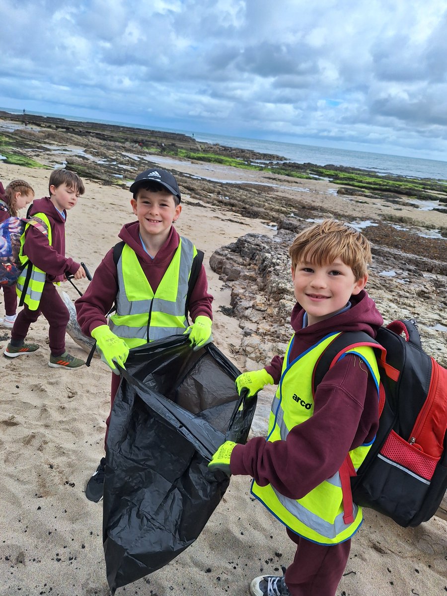 Fantastic morning with pupils from Holy Trinity First School today! We explored the rockpools at Haven Beach to learn more about our coastal wildlife, then picked any litter we could find that might cause them and their habitat harm.
#DestinationTweedUK