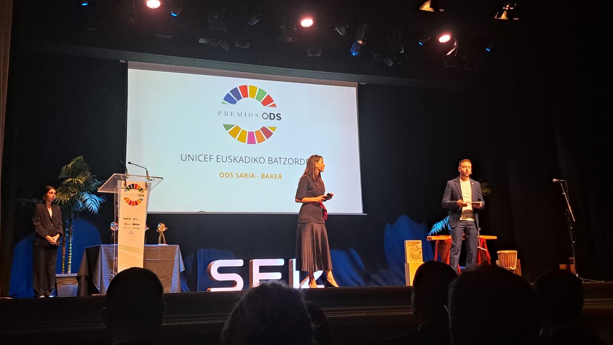 Hoy, con profunda emoción, recibimos el #PremioODS en la categoría de #Paz que otorgan <a href="/SEReuskadi/">Cadena SER Euskadi</a> y <a href="/BBK_eus/">BBK Fundación Bancaria</a>
Premio que pone en valor el trabajo que relaizamos y subraya la importancia de nuestra misión: garantizar un futuro mejor y más justo para niños y niñas.
💙 eskerrik asko