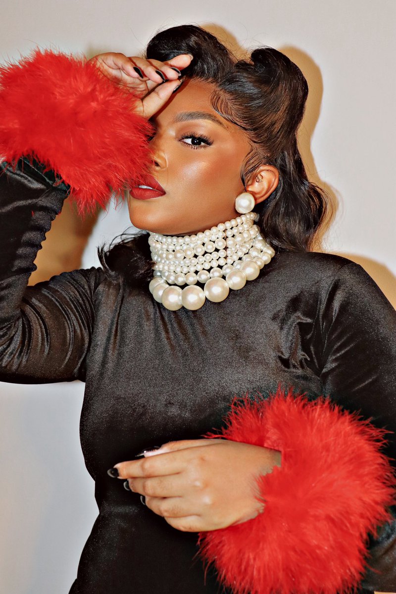 Nan_deep's tweet image. your host for @GLAMOUR_sa most glamourous awards 2024 💋ph: @meegan__m