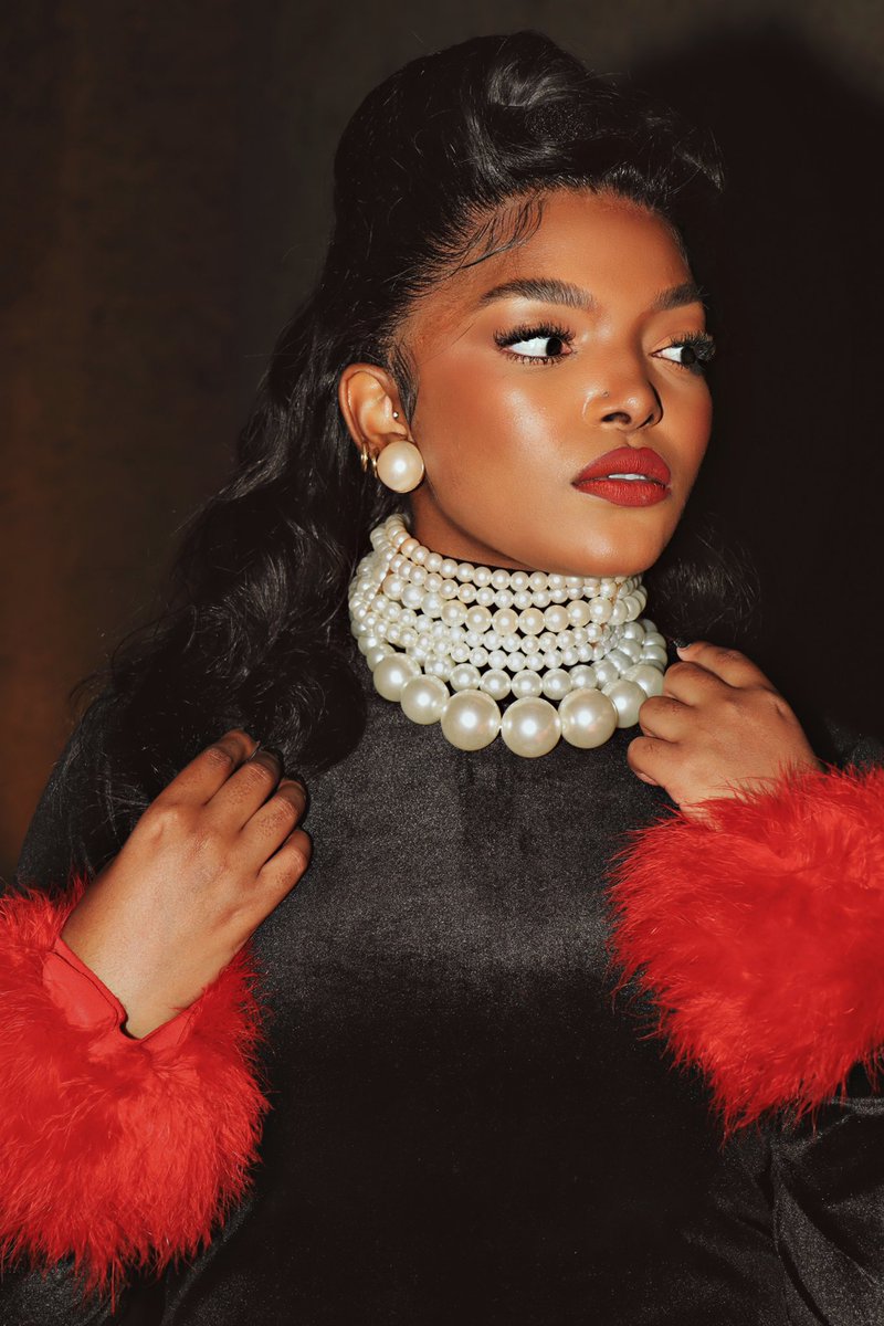 Nan_deep's tweet image. your host for @GLAMOUR_sa most glamourous awards 2024 💋ph: @meegan__m