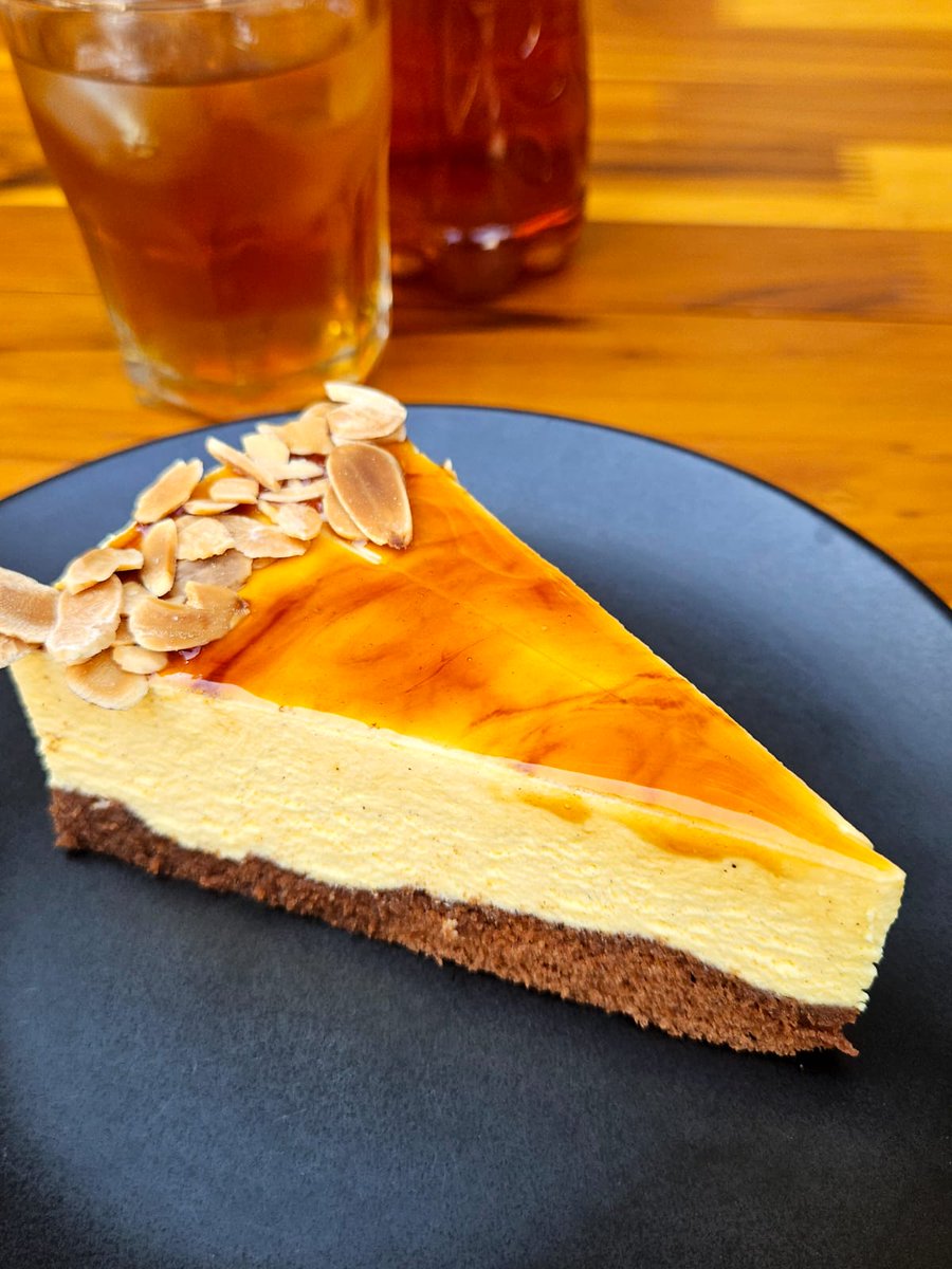 EvinhaDoces's tweet photo. SÓ ESSA SEMANA!!!

Bavaroise de Crème brûlée!!! Uma releitura do doce tradicional para o nosso estilo de bolo leve e suave, com caramelo e fava de baunilha.

Aqui na Evinha Doces, na Rua Estado de Israel 108, Vila Clementino. https://t.co/KJD8uMfmM3
