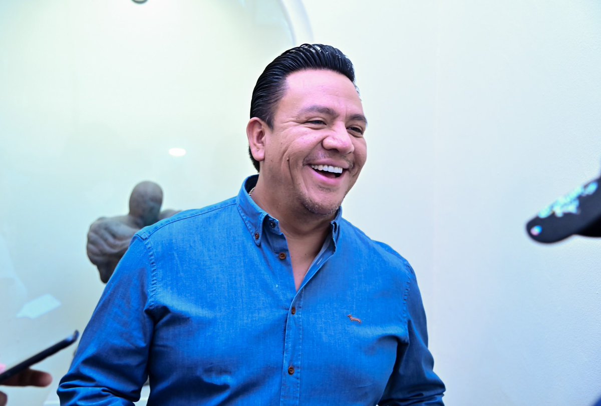 jgpetorresmx's tweet photo. Atendimos a nuestros amigos de los medios de comunicación🎙️ a quienes agradezco que siempre estén atentos del trabajo que realizamos desde el #GobiernoDelApoyo. 😃🤝
#SGGSLP https://t.co/5ggHbHUFhu