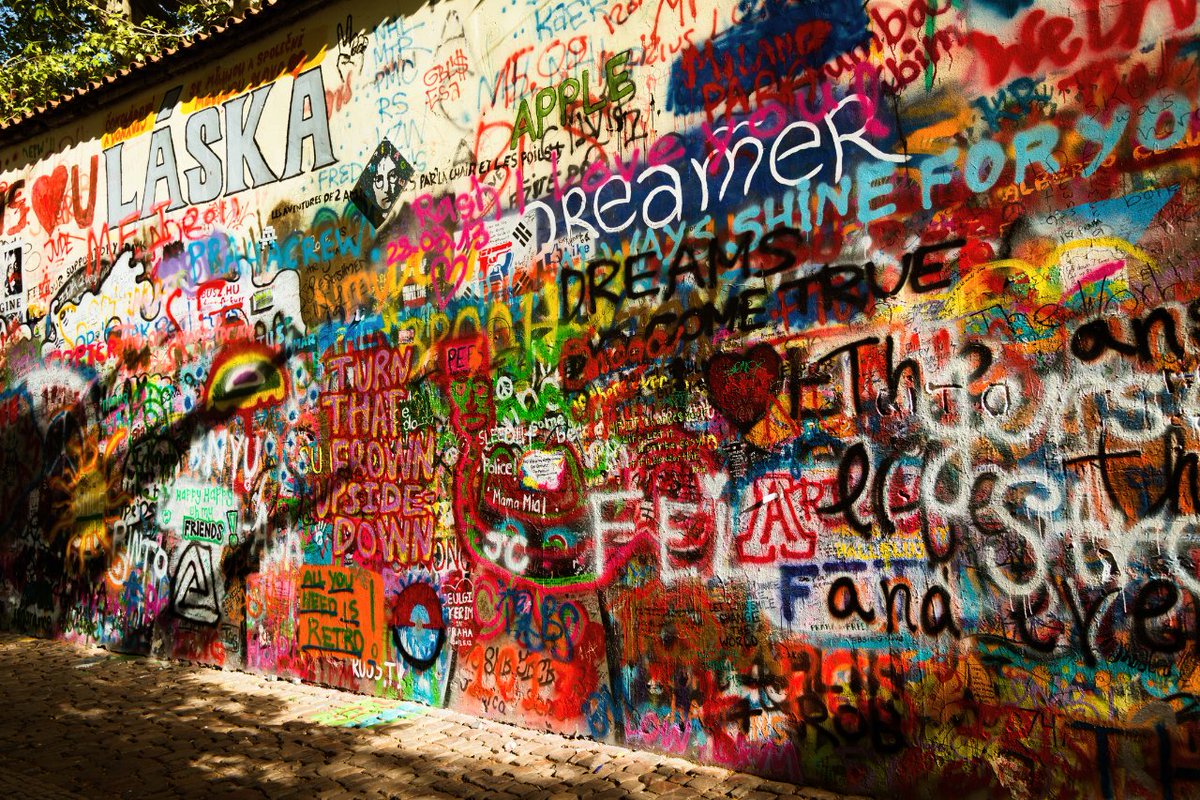 GoodbyeGraffiti's tweet photo. Did you know that graffiti can attract more graffiti? Goodbye Graffiti can help prevent graffiti vandalism with our anti-graffiti coatings. Our coatings create a barrier that makes it difficult for graffiti to adhere to the surface.

#goodbyegraffiti #graffitiremoval https://t.co/edLbaIUsfQ